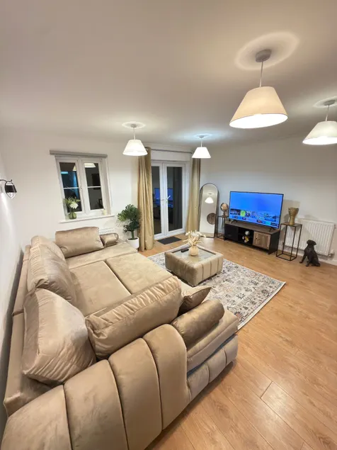 Oak House No15 Scotland Road 5BR Parking - Image 1