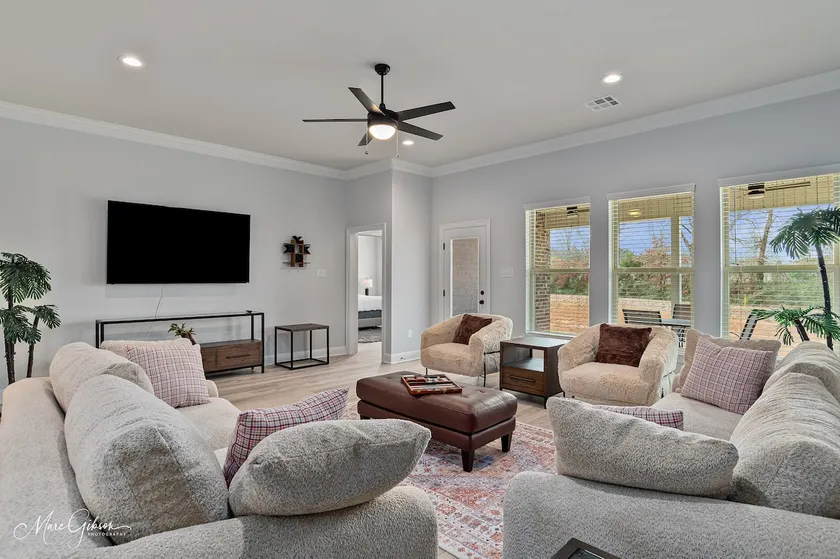 Spacious 4BR - Near LSU Health & Univ - Sleeps 8 - Image 1