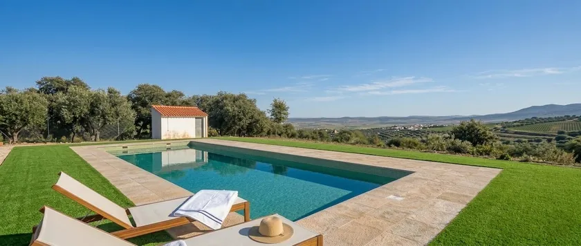 Cerro Caña: Private Hilltop Property with Pool and Views - Image 1