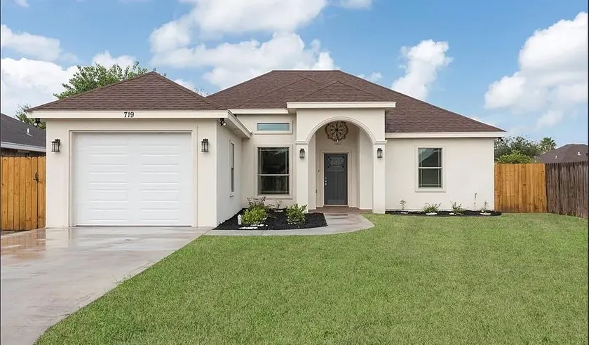 Newly Built 4BR/2BA | Spacious Backyard - Image 1