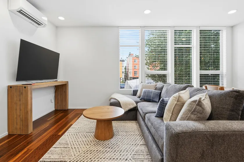 Rooftop Retreat w Stunning Views - Ballard Gem - Image 1