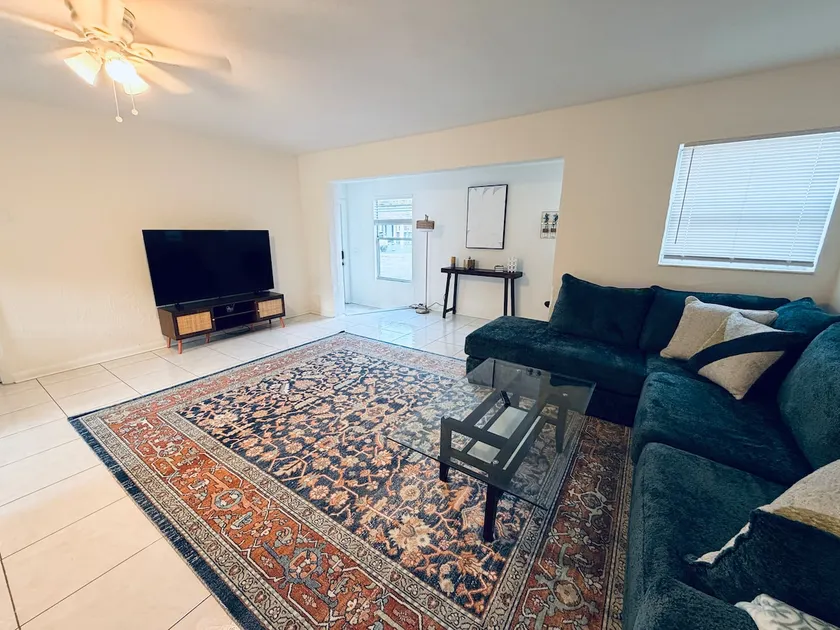 3 Bed - Steps to Wilton Drive | Great Value | BBQ - Image 1