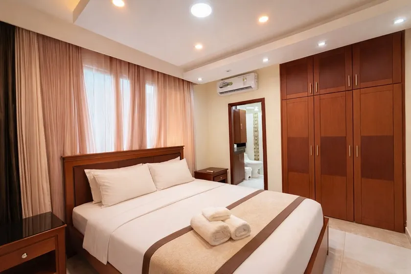 Exclusive modern suite with pool | Safe area - Image 1