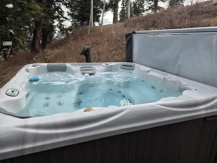Warm Mountain Getaway | Hot Tub - Kids Loft - BBQ - Image 1