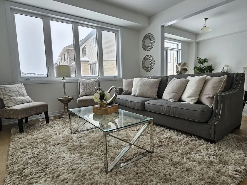 King Bed + Zen Room Near Niagara & Wine Country - Image 1