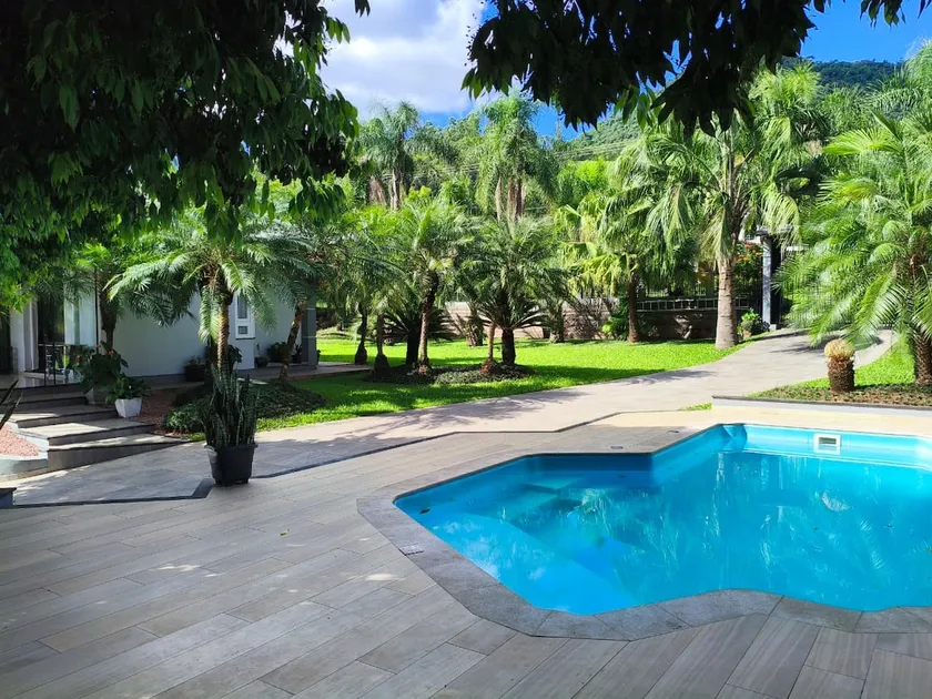 House with pool in the land of Cristo Protetor - Image 1