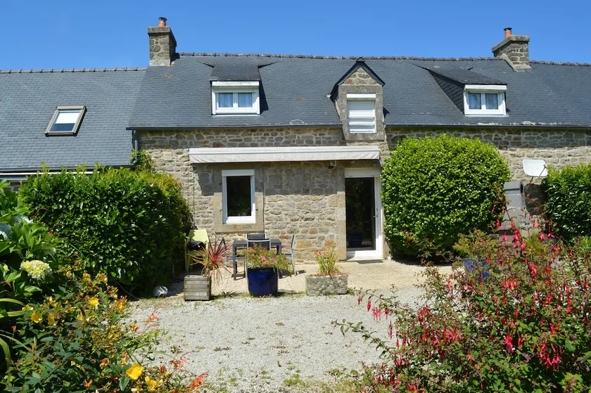 Cottage in the countryside, near Douarnenez Bay - Image 1