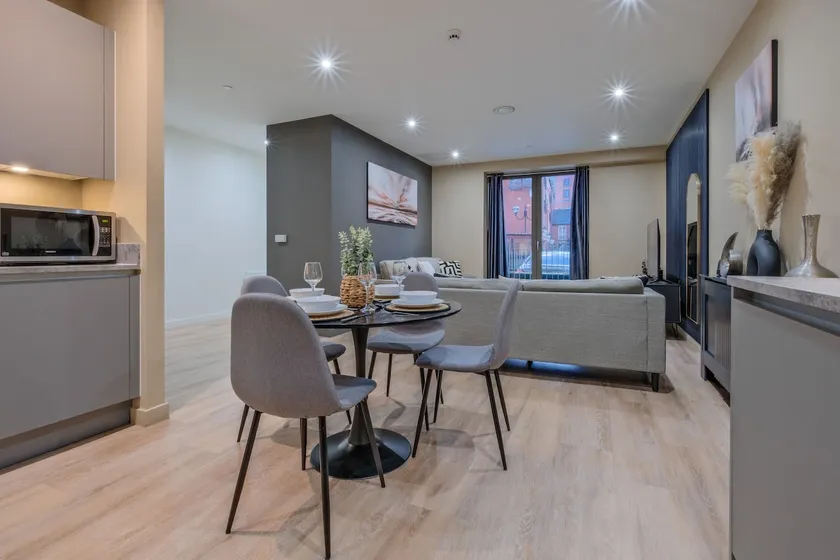 Stylish Home for 8 | Free Parking | FAST wifi - Image 1