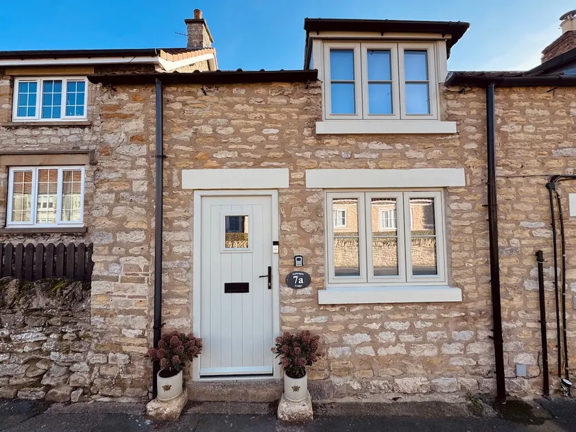 Pottergate Lodge Helmsley | Hot Tub & Dog Friendly - Image 1