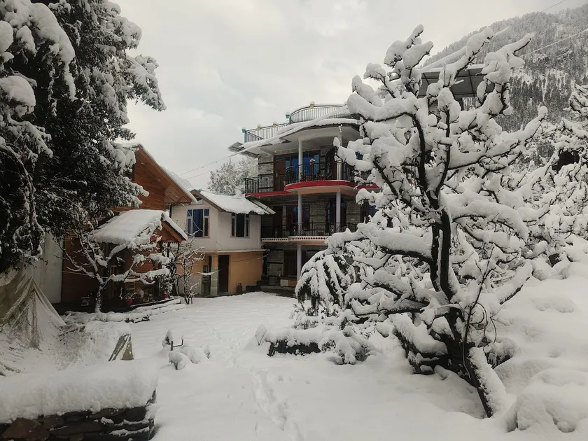 6 bed room apartment in mountain - Image 1