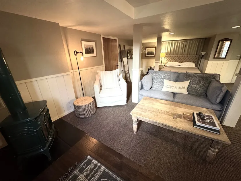 Broad Street Studio in downtown Nevada City - Image 1