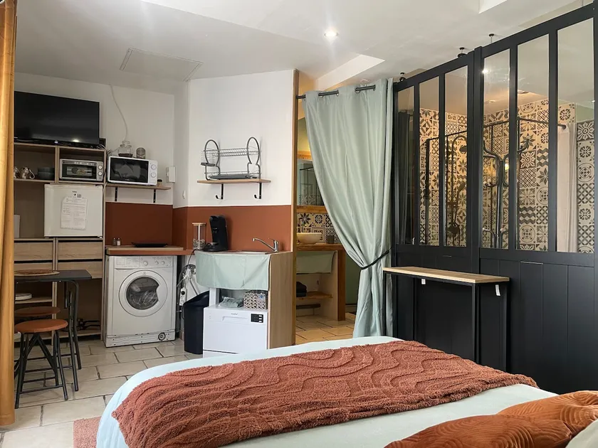 Cozy studio with independent entrance ”La clé” - Image 1