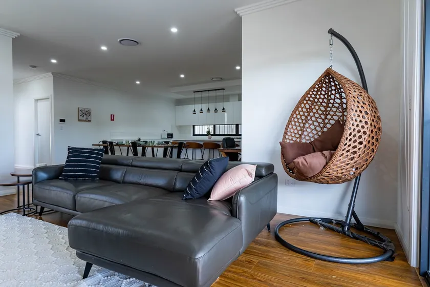 Large 4-Bed Family Home | Ideal for Longer Stays - Image 1