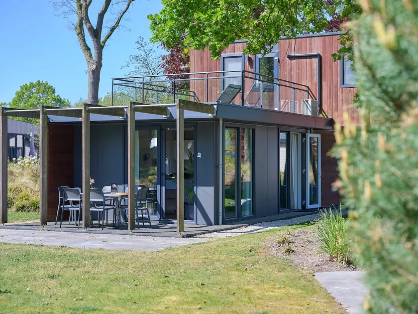 Spacious 8-person house on child-friendly park - Image 1