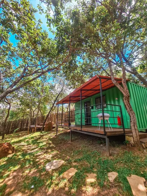 Cipó Container, Red Container - with Hot Tub and A/C. - Image 1
