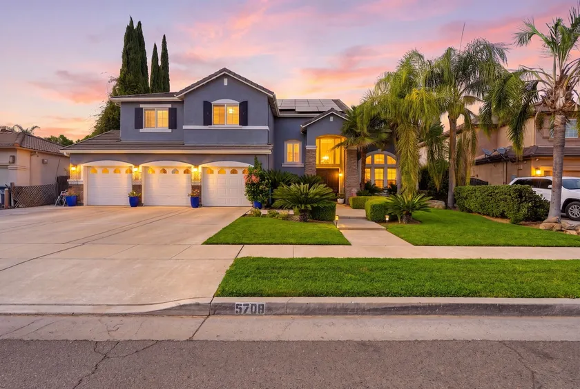 Upscale neighborhood near Sequoia & Kings Canyon - Image 1