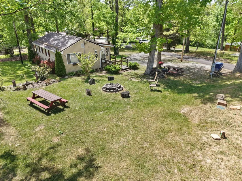 Wooded Cottage with Fire Pit and Boat Parking - Image 1