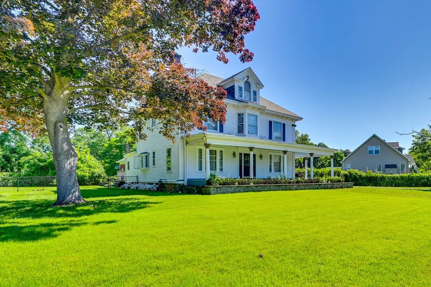 2 Mi to Dtwn Schenectady! Spacious Retreat - Image 1
