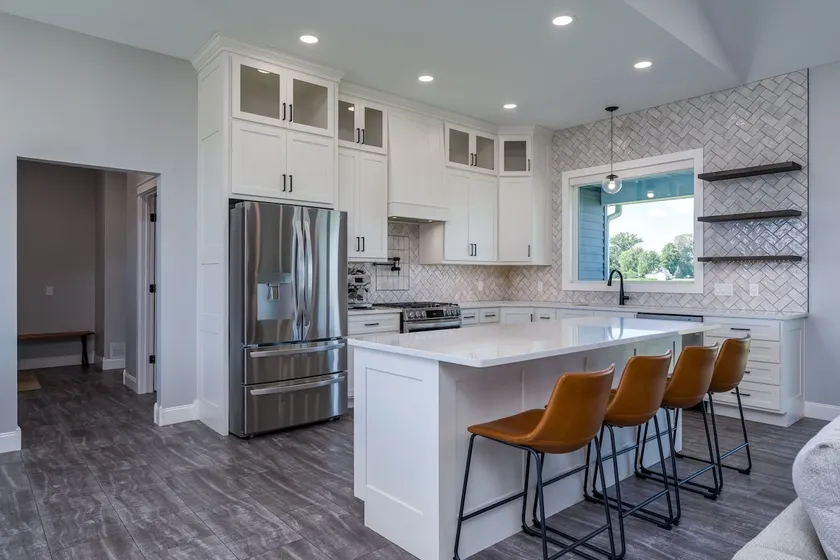 Spacious Modern Retreat Sleeps 8 - Image 1