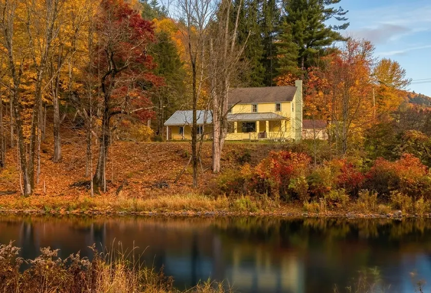 Delaware River Access | Walk to Town | Sleeps 10 - Image 1
