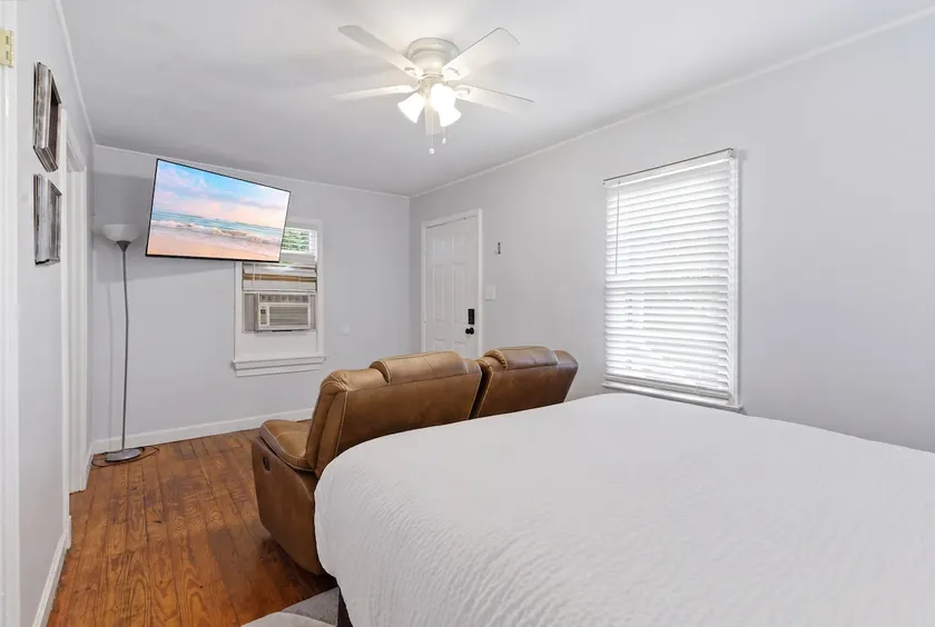 Charming 1BR Cottage Near Downtown Lafayette - Image 1
