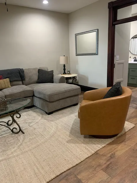 Large 1,300 Sq Ft Historic Loft on Main Street - Image 1