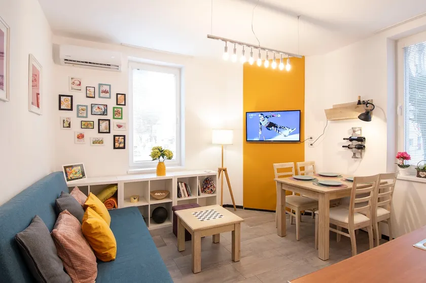 Cozy, Central & Quiet Gem – Walk Everywhere! - Image 1