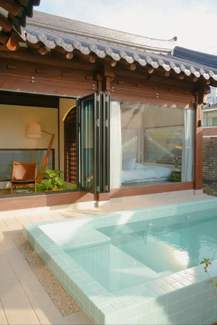 Stay Tam Tam. A private pool villa embraced by a hanok - Image 1
