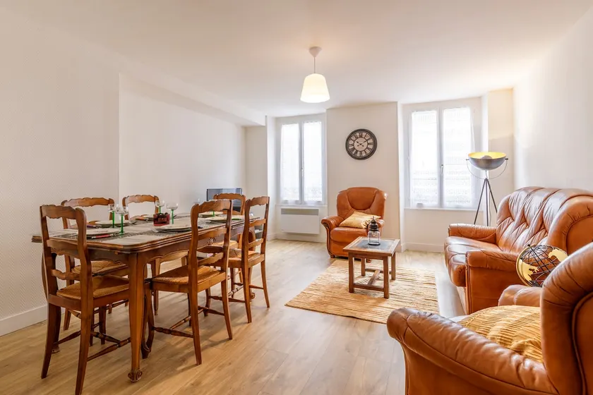 Duplex for 5 in the heart of the city - Image 1