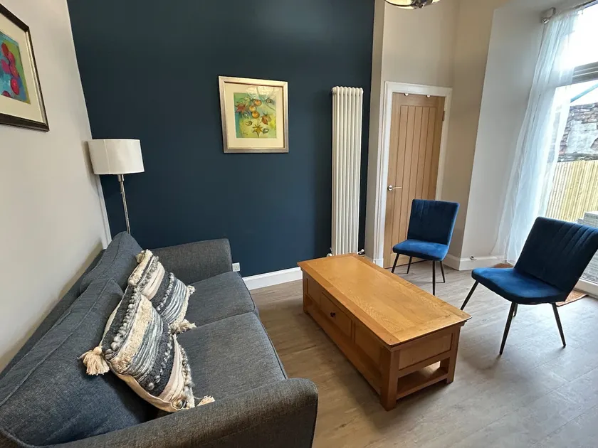 77 West Princes St, cosy 1 bed ground floor - Image 1