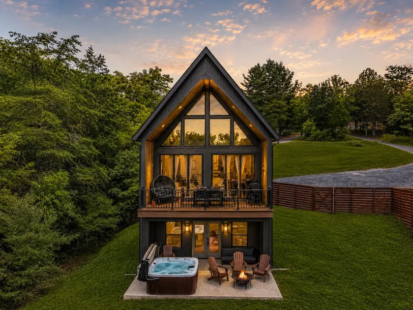 Lake Haus Cabin - Hot Tub, Sauna, Lake View, Wi-Fi - Image 1