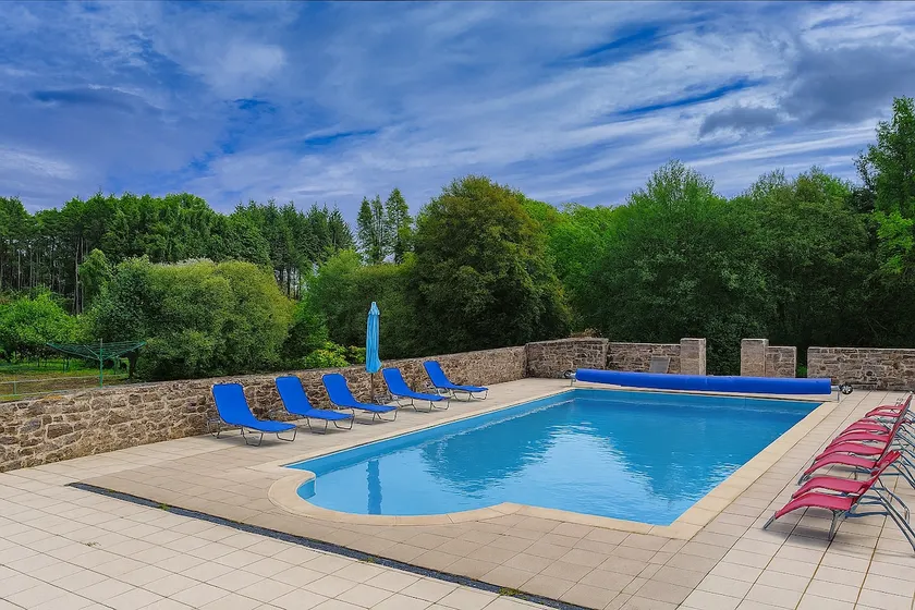 Rose Retreat – Rural, Relaxing Cottage for 4 - Image 1
