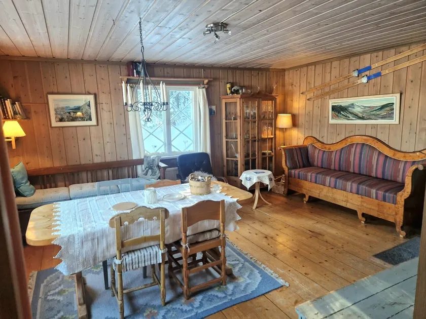 Charming cottage with fantastic views - Image 1