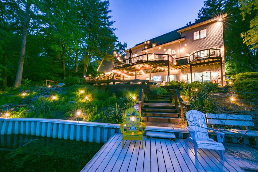 Lakefront 4BR | IndoorPool, Arcade, Kayaks | 21ppl - Image 1