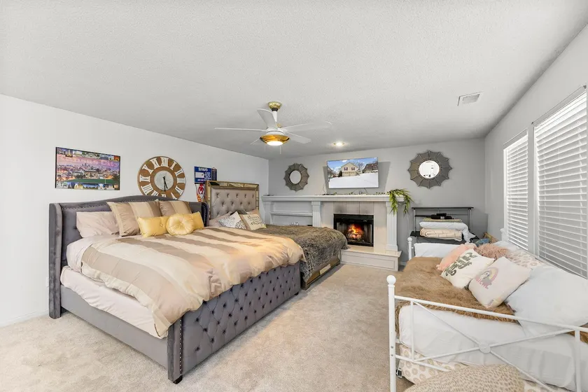 Shawnee Home Game Room Jacuzzi Firepit PetFriendly - Image 1
