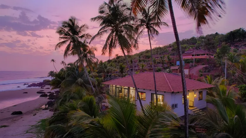 3BR Coastal Villa w/ Pool & Beach Access, Khavane - Image 1