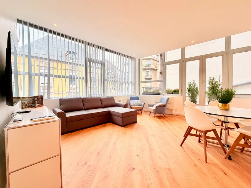 Air-conditioned loft with parking & terrace, close to center, 6 people - Image 1