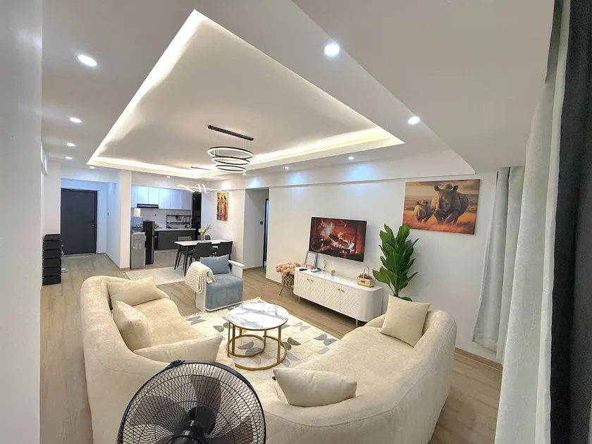 Modern 2BR Westlands, Walk to Sarit, Pool, Gym - Image 1