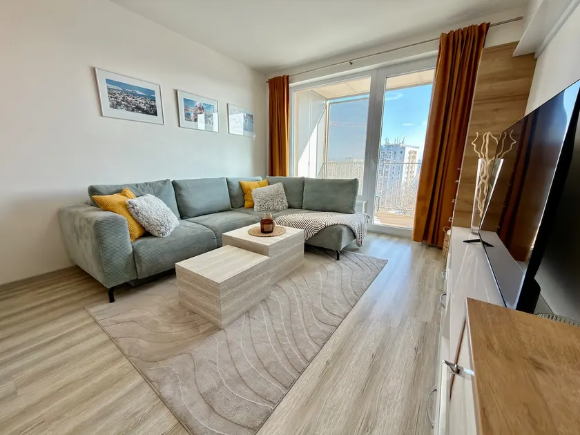 Luxury Urban Retreat, Terrace & View - Image 1