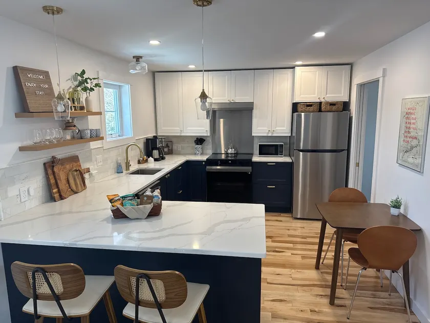 2 Bedroom - 1 Bath apartment in Portland - Image 1