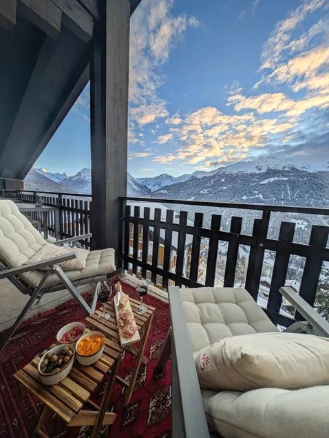 Alpine Cocoon: Breathtaking View, Central & Quiet - Image 1