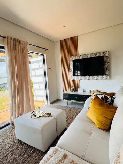 Forest View Luxury Hilton Home - Image 1