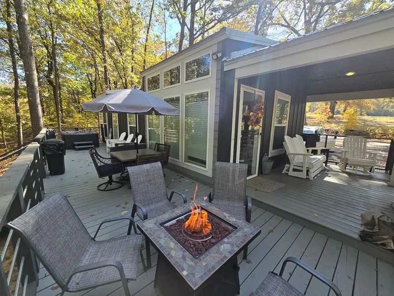 Romantic Getaway Hot Tub Keyless Arrival - Image 1