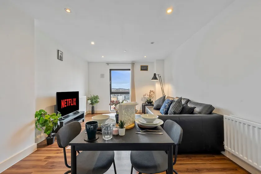 Luxury High-Rise Flat next to Wembley stadium and central London - Image 1
