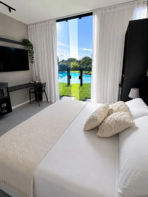Guesthouse with pool and breakfast in Fortim - Image 1