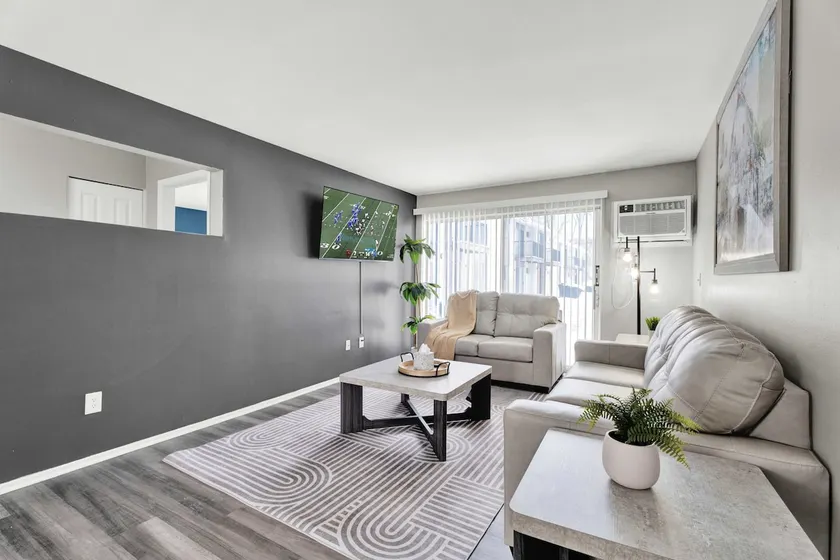 Sand & Sky Suite | ~Smart TV's ~Full Kitchen - Image 1