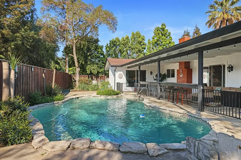 Spacious 5-Bedroom Home | Pool | Family Friendly - Image 1