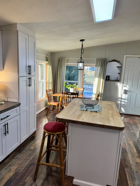 Charming Country Cottage - Image 1