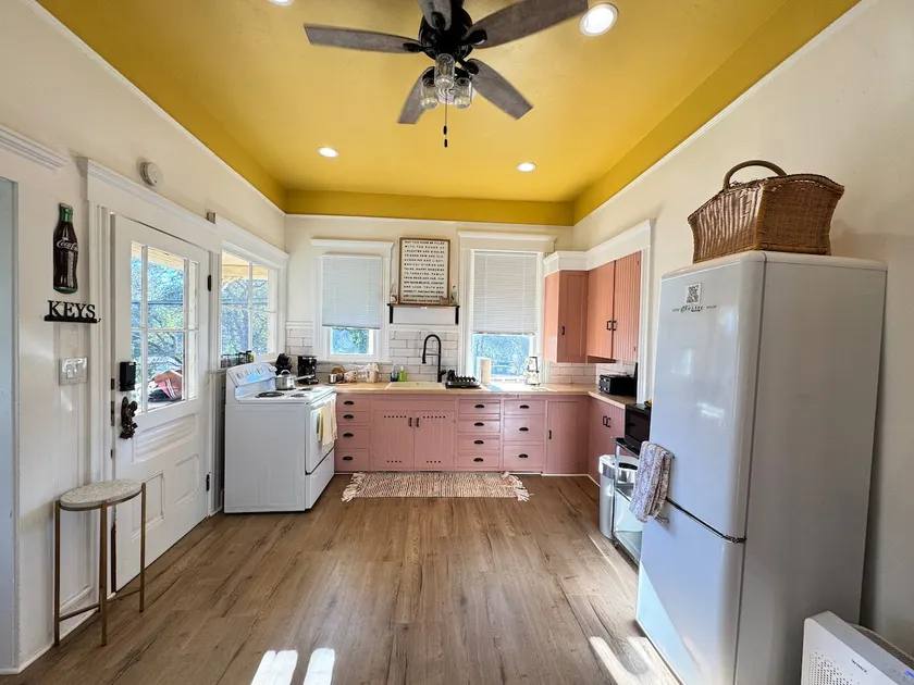 Luxury Boutique Flat in Historic Auburn - Image 1