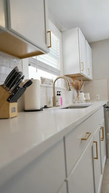 LnL Quiet Retreat | Sleeps 5 | King Bed | Parking - Image 1